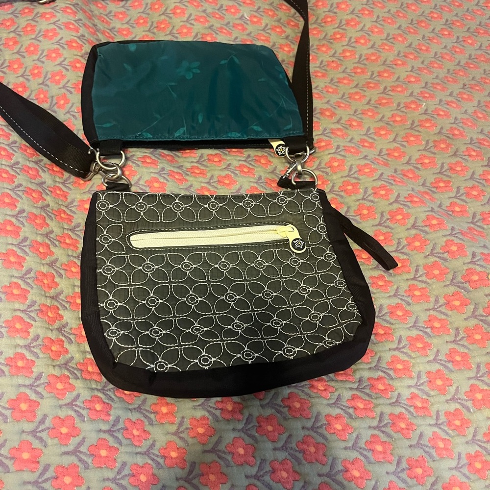 Sherpani Teal and Black Crossbody Bag - Picture 6 of 8